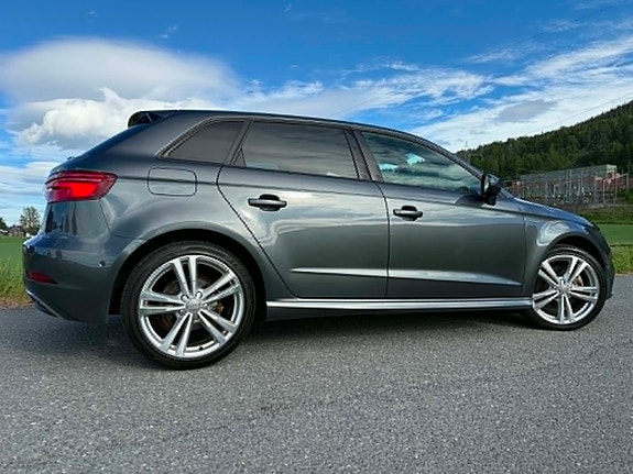 Audi e-tron 4 of 23