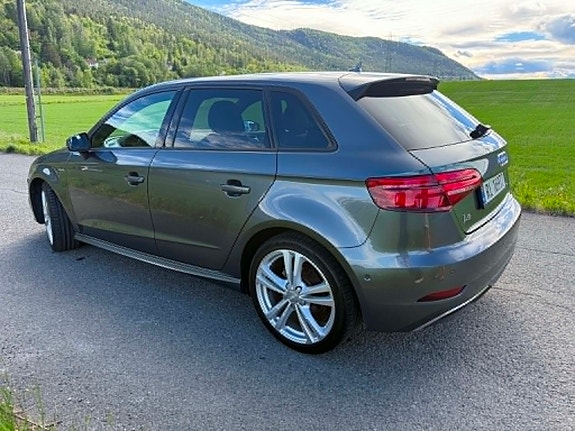 Audi e-tron 12 of 23