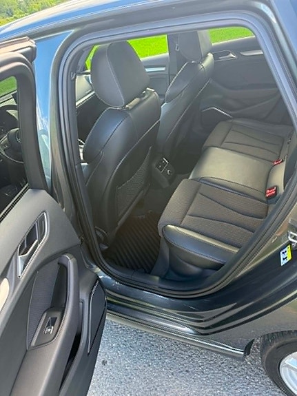 Audi e-tron 22 of 23