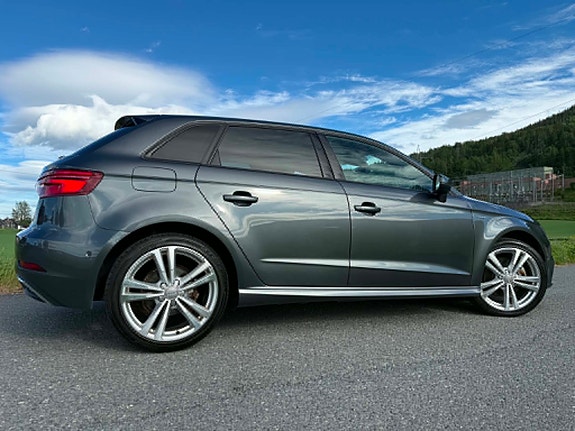 Audi e-tron 5 of 23
