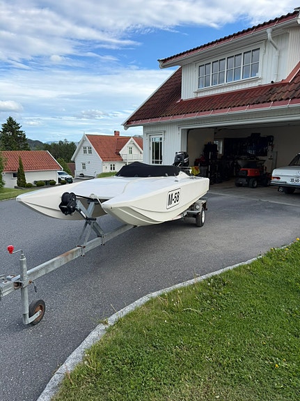 Hydrolift / Gozzicat 3 of 5