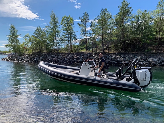 Ballistic 650 med 200 HO Evinrude 2 of 5