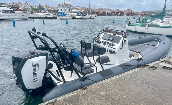 Ballistic 650 med 200 HO Evinrude 3 of 5