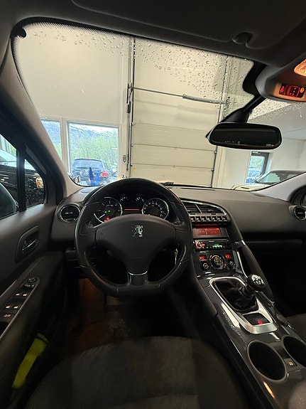 Peugeot 3008 8 of 16