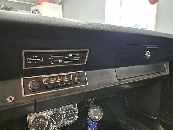 Plymouth Duster 8 of 18