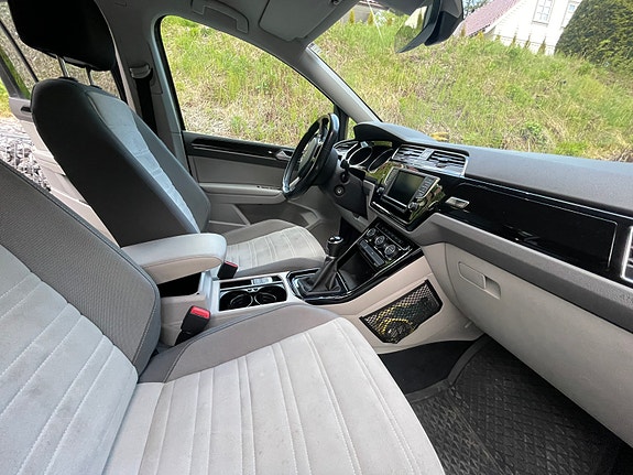 Volkswagen Touran 23 of 30