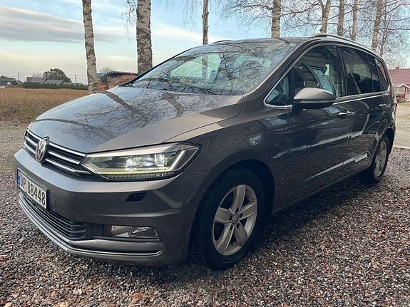 Volkswagen Touran 4 of 30