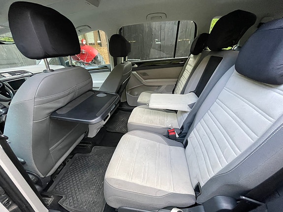 Volkswagen Touran 21 of 30