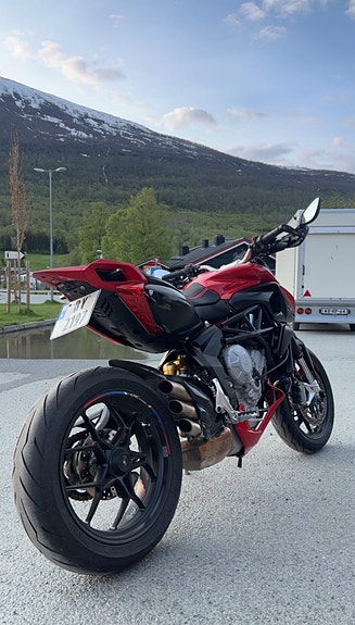 MV Agusta Rivale 800 4 of 5