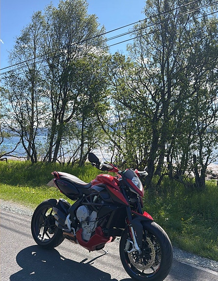 MV Agusta Rivale 800 2 of 5
