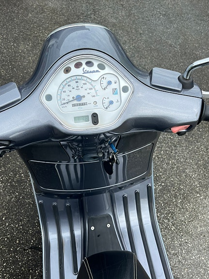 Vespa Granturisimo 125 3 of 5