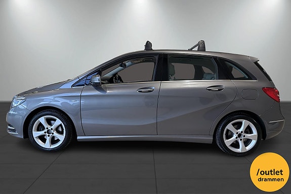 Mercedes-Benz B180 2 of 5