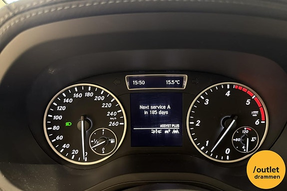 Mercedes-Benz B180 25 of 25