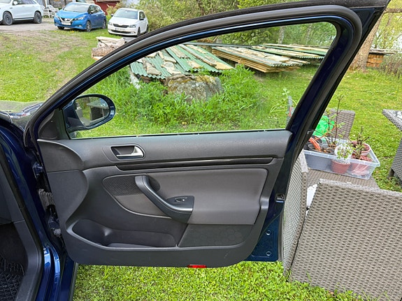 Volkswagen Golf VI 22 of 30