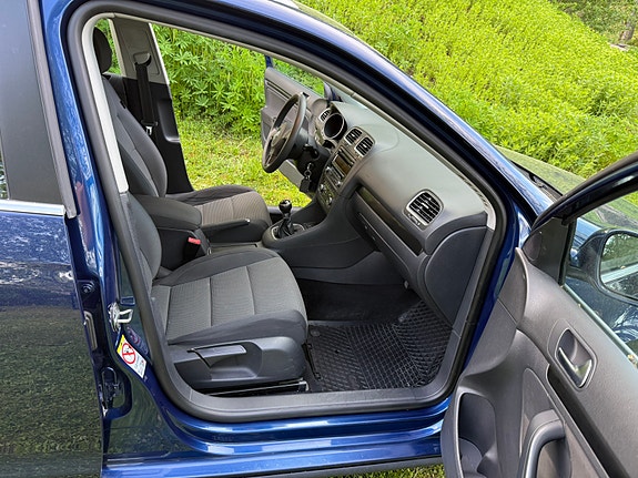 Volkswagen Golf VI 23 of 30