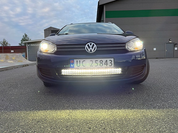 Volkswagen Golf VI 11 of 30