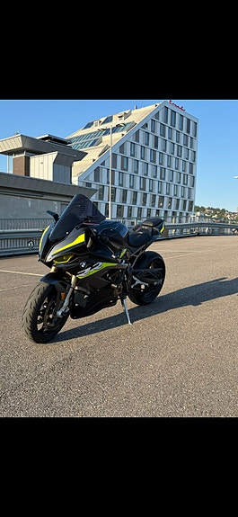 BMW S 1000 RR 8 of 25