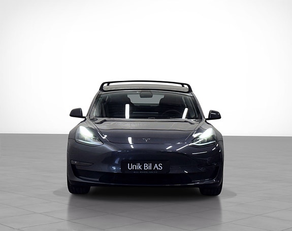 Tesla Model 3 5 of 5