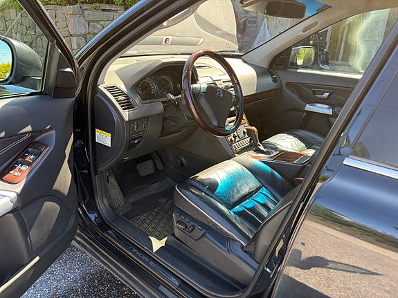 Volvo XC90 4 of 5