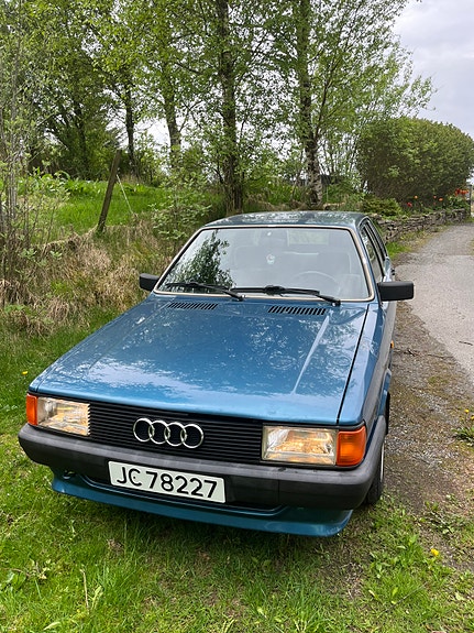 Audi 80 2 of 5