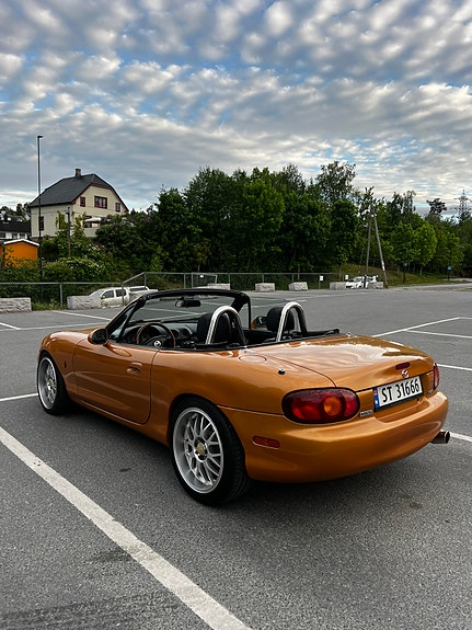 Mazda MX-5 10 of 30