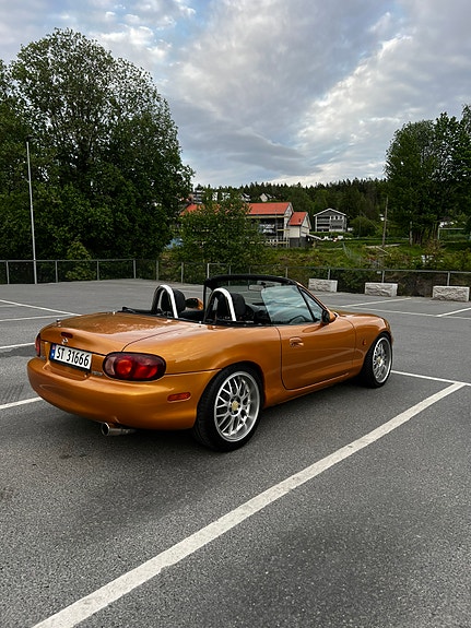 Mazda MX-5 9 of 30