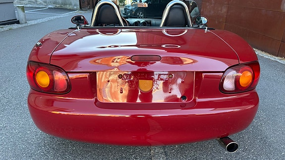 Mazda MX-5 4 of 30
