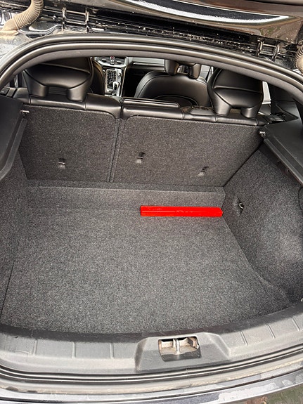Volvo V40 4 of 5
