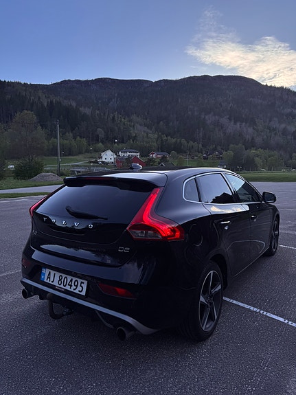 Volvo V40 3 of 5