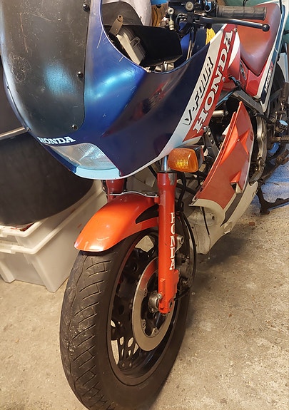 Honda VF500F-II 2 of 15