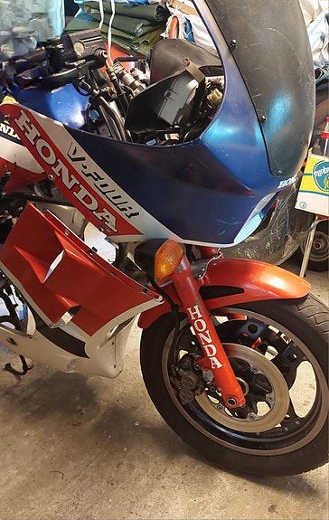 Honda VF500F-II 3 of 15
