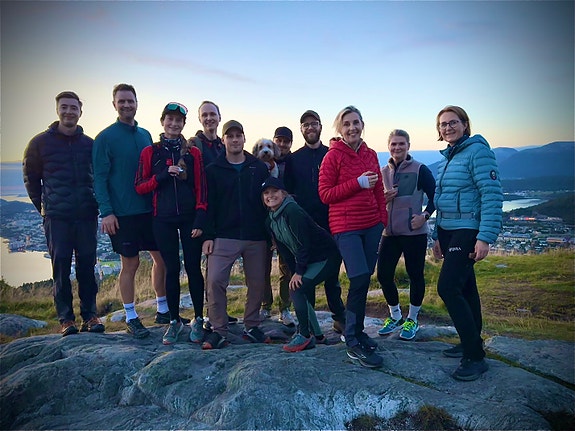 FUEL Togeher. En gang i måneden inviteres alle ansatte til å være med på en sosial og fysisk aktivitet. Her var vi på Emblemsfjellet.