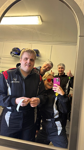 FUEL Togeher. En gang i måneden inviteres alle ansatte til å være med på en sosial og fysisk aktivitet.  Her var vi å kjørte Gokart.