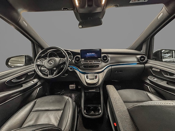 Mercedes-Benz V300 d 11 of 24