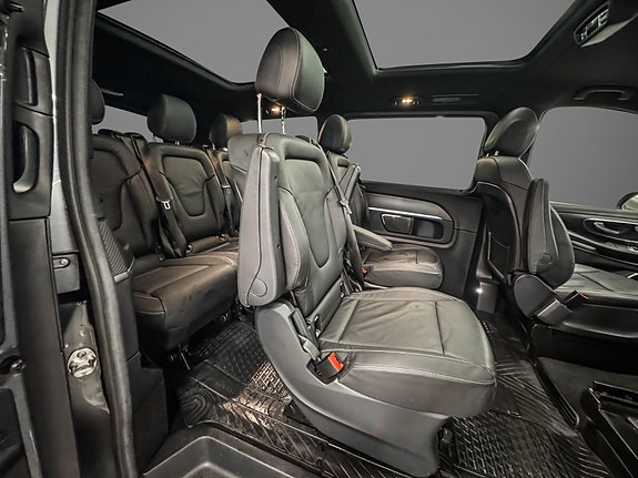 Mercedes-Benz V300 d 18 of 24