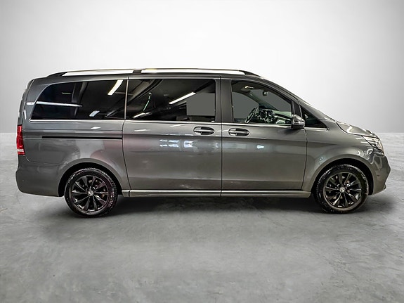 Mercedes-Benz V300 d 6 of 24