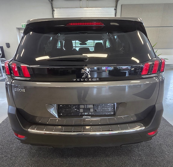 Peugeot 5008 4 of 5