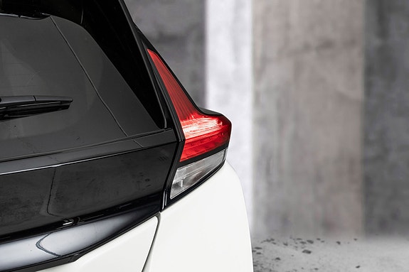 Nissan Leaf 9 of 25