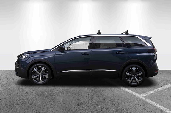 Peugeot 5008 2 of 5