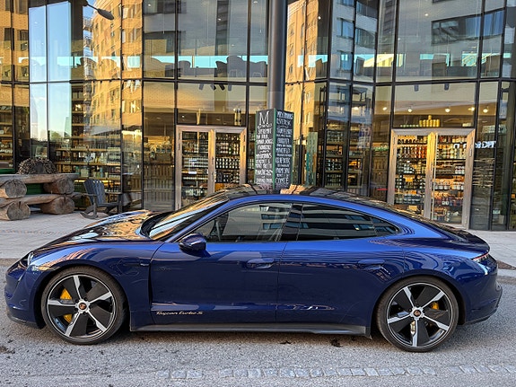 Porsche Taycan 4 of 5