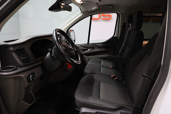 Ford Transit Custom 7 of 13