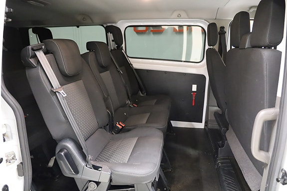 Ford Transit Custom 11 of 13