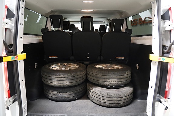 Ford Transit Custom 13 of 13