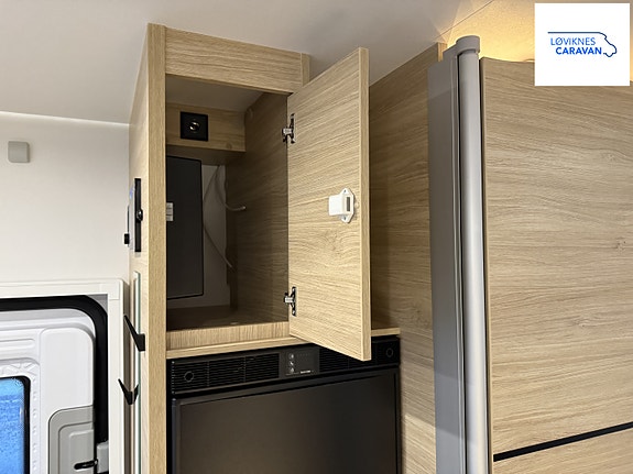 Challenger 318 ULTIMATE EDITION - Nyhet! - Queenbed - Adaptiv Cruisekontroll 29 of 30