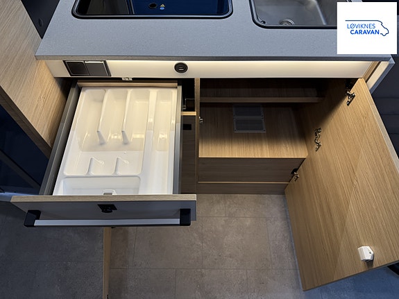 Challenger 318 ULTIMATE EDITION - Nyhet! - Queenbed - Adaptiv Cruisekontroll 23 of 30