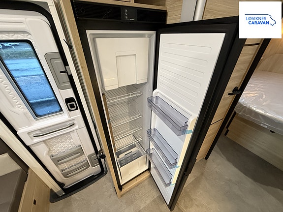 Challenger 318 ULTIMATE EDITION - Nyhet! - Queenbed - Adaptiv Cruisekontroll 27 of 30