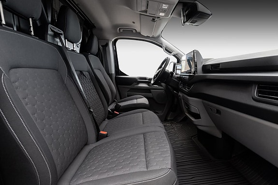 Ford Transit Custom 25 of 28