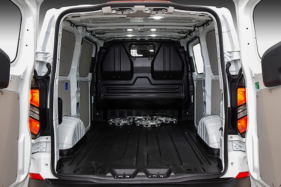 Ford Transit Custom 26 of 27