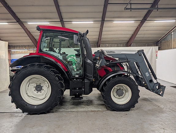 Valtra N104 Hitech 6 of 16