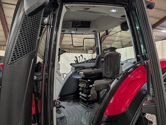 Valtra N104 Hitech 12 of 16
